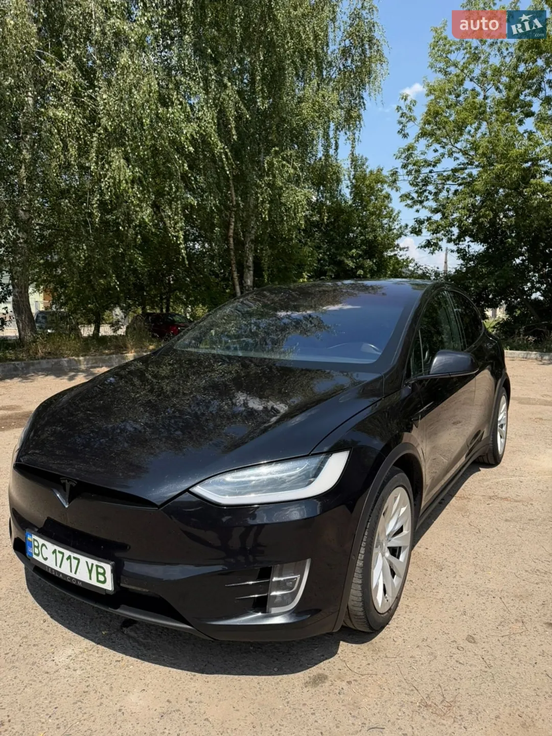 Tesla Model X, 2017