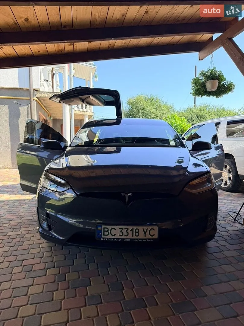 Tesla Model X, 2016