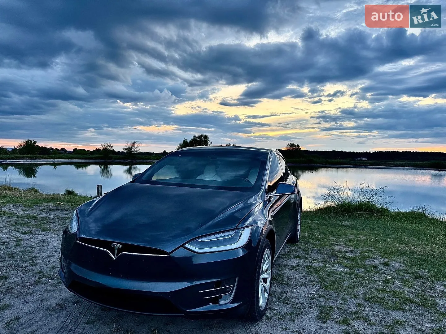 Tesla Model X, 2016