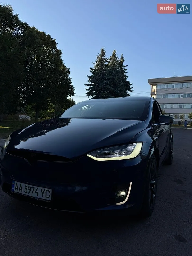 Tesla Model X, 2016