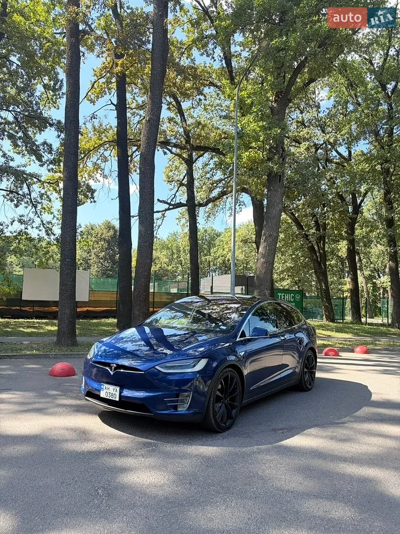 Tesla Model X, 2016