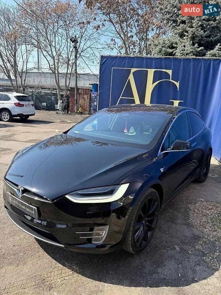 Tesla Model X, 2020