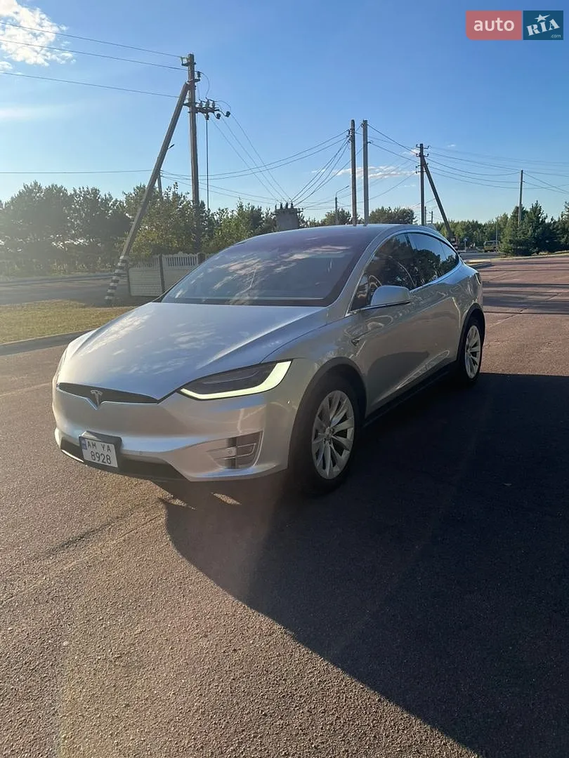 Tesla Model X, 2016