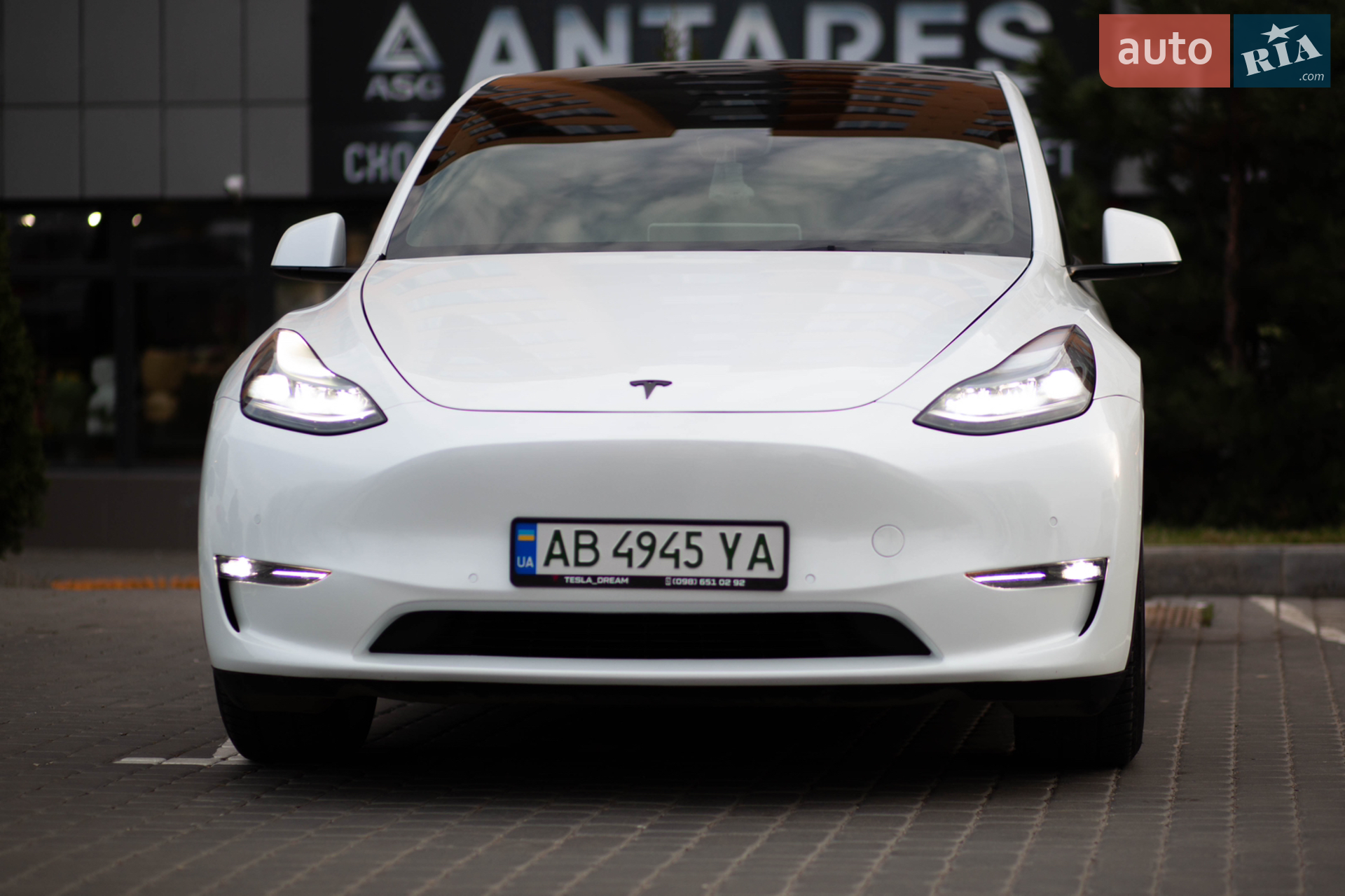 Tesla Model Y, 2021