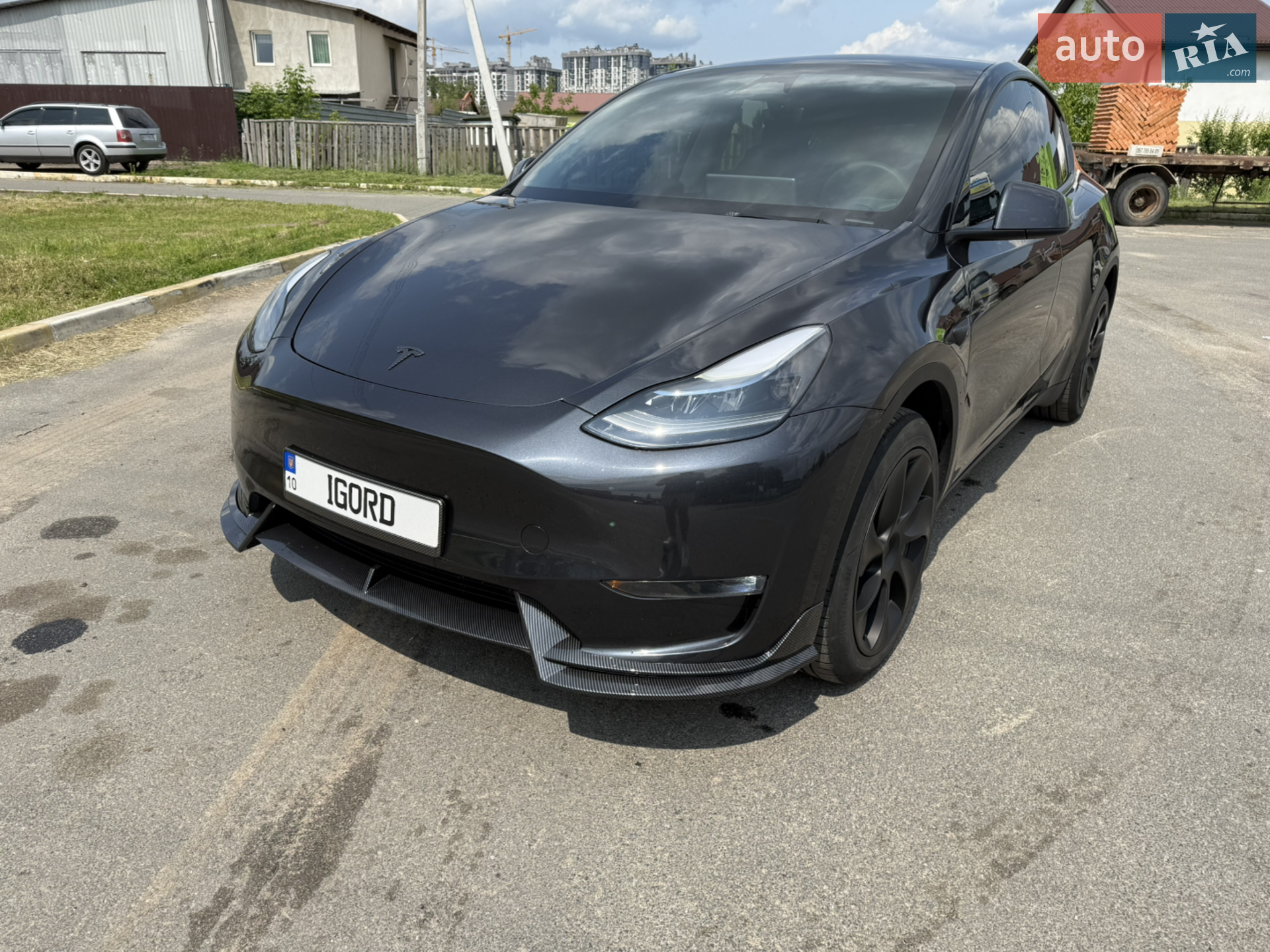 Tesla Model Y, 2024