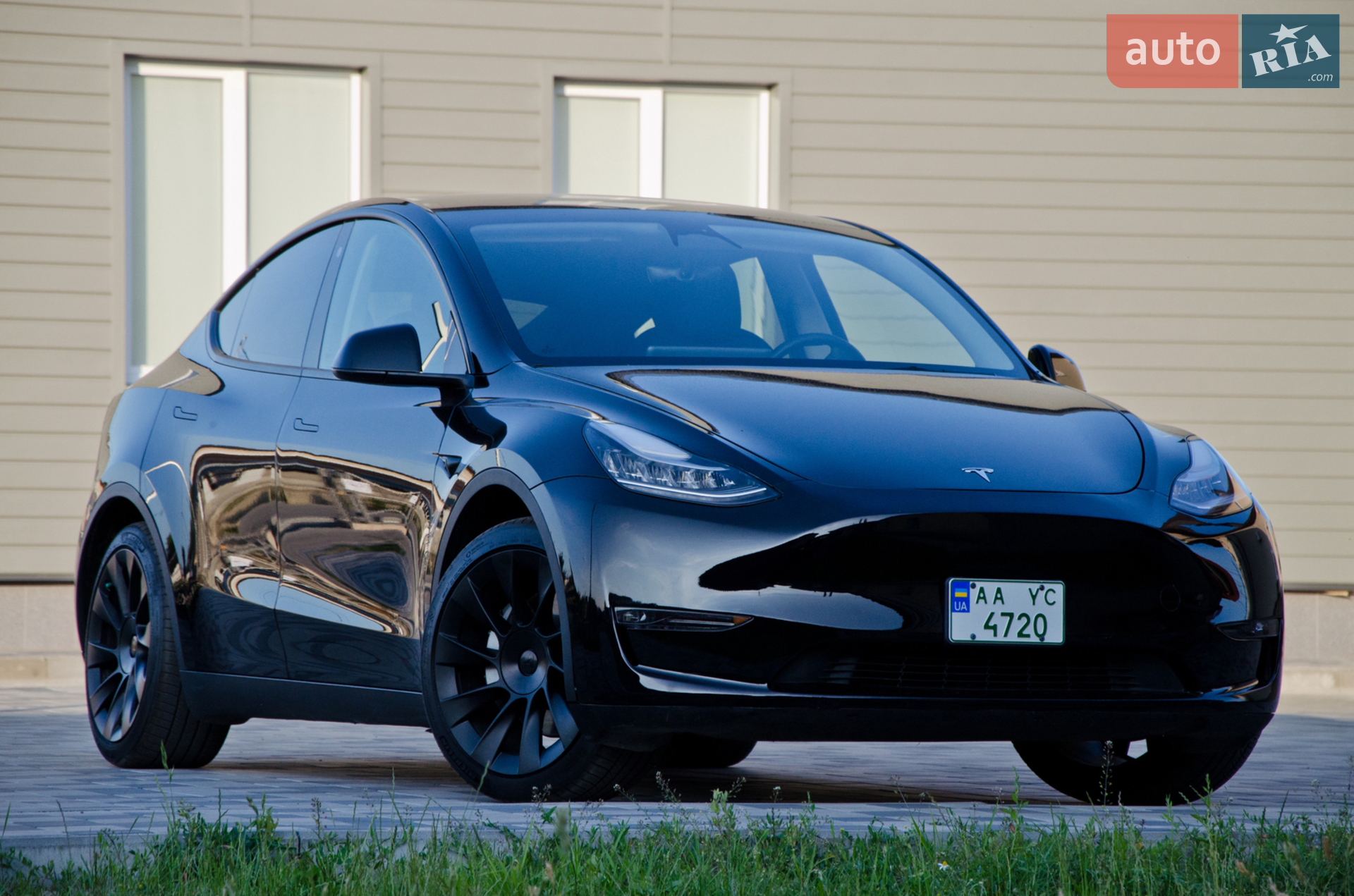 Tesla Model Y, 2022