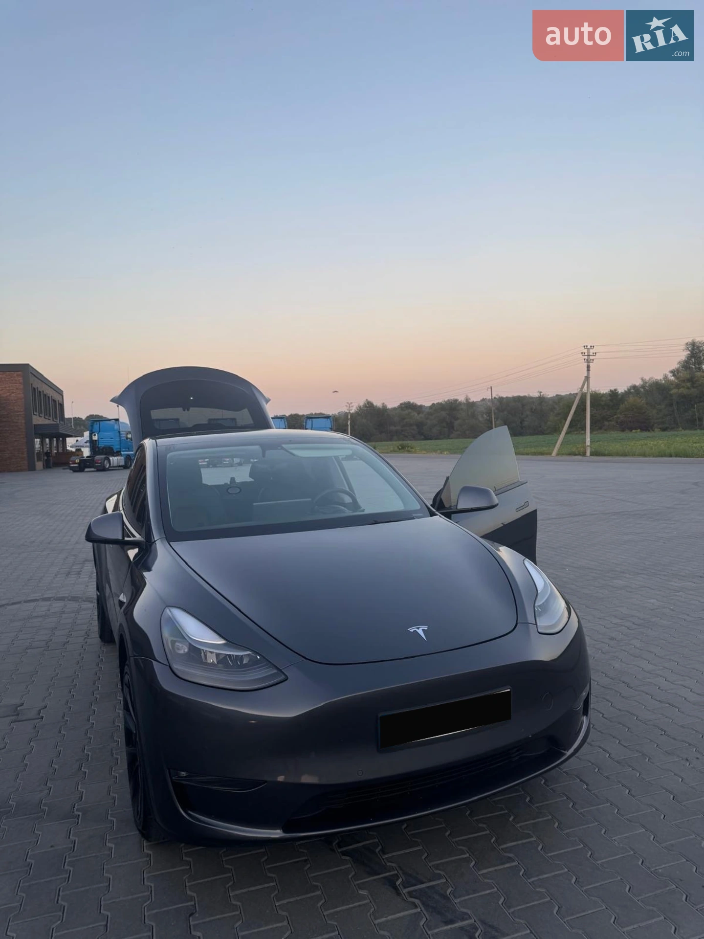 Tesla Model Y, 2021
