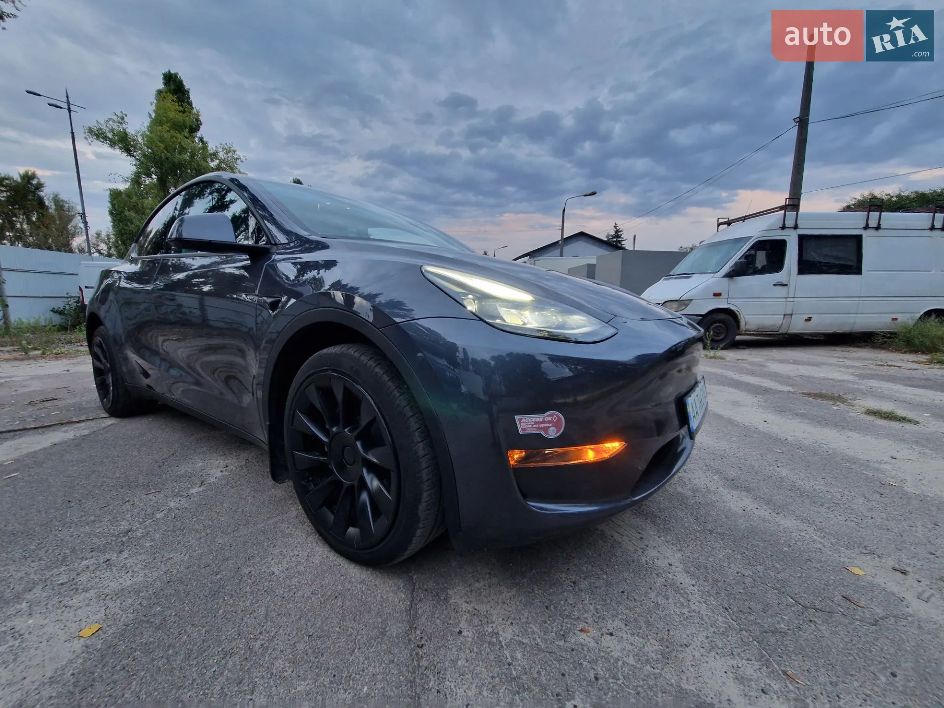 Tesla Model Y, 2023
