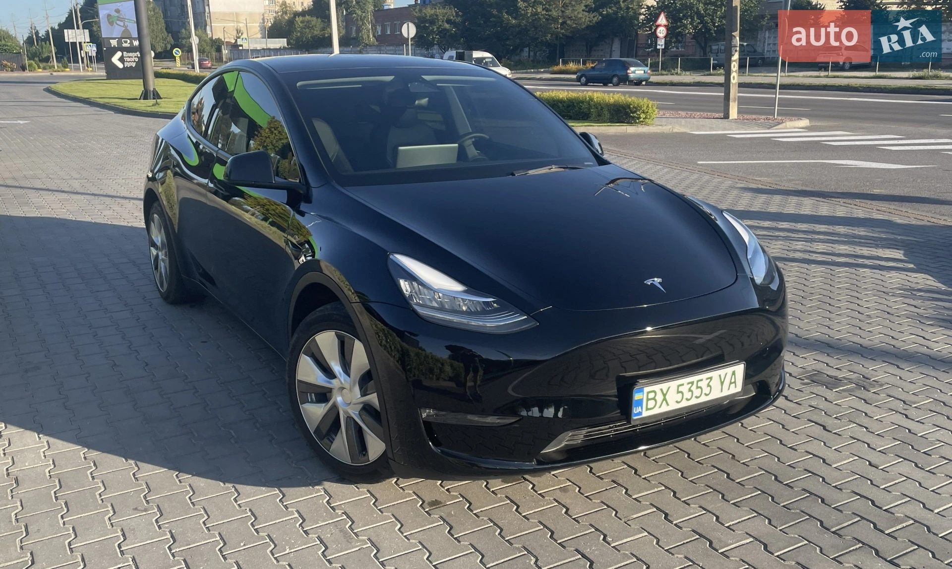 Tesla Model Y, 2023
