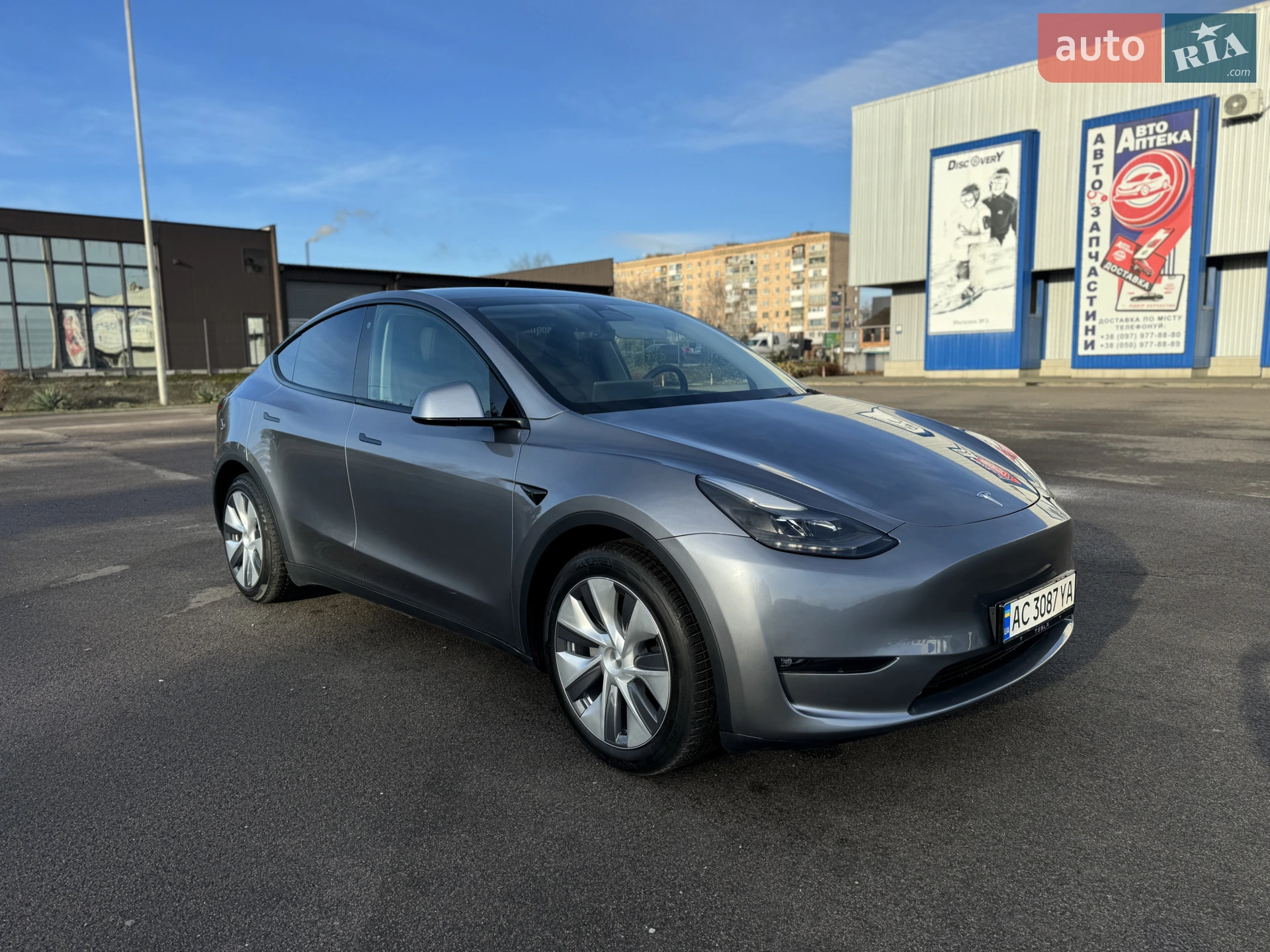Tesla Model Y, 2024