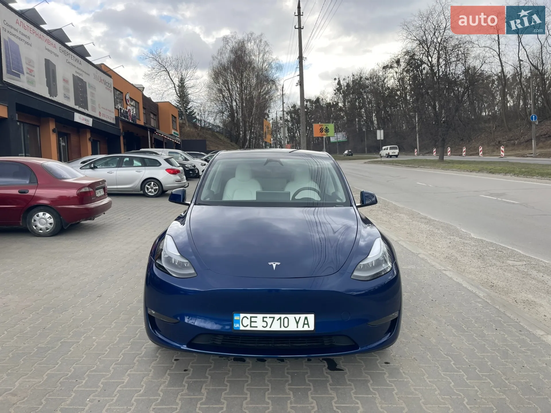 Tesla Model Y, 2024