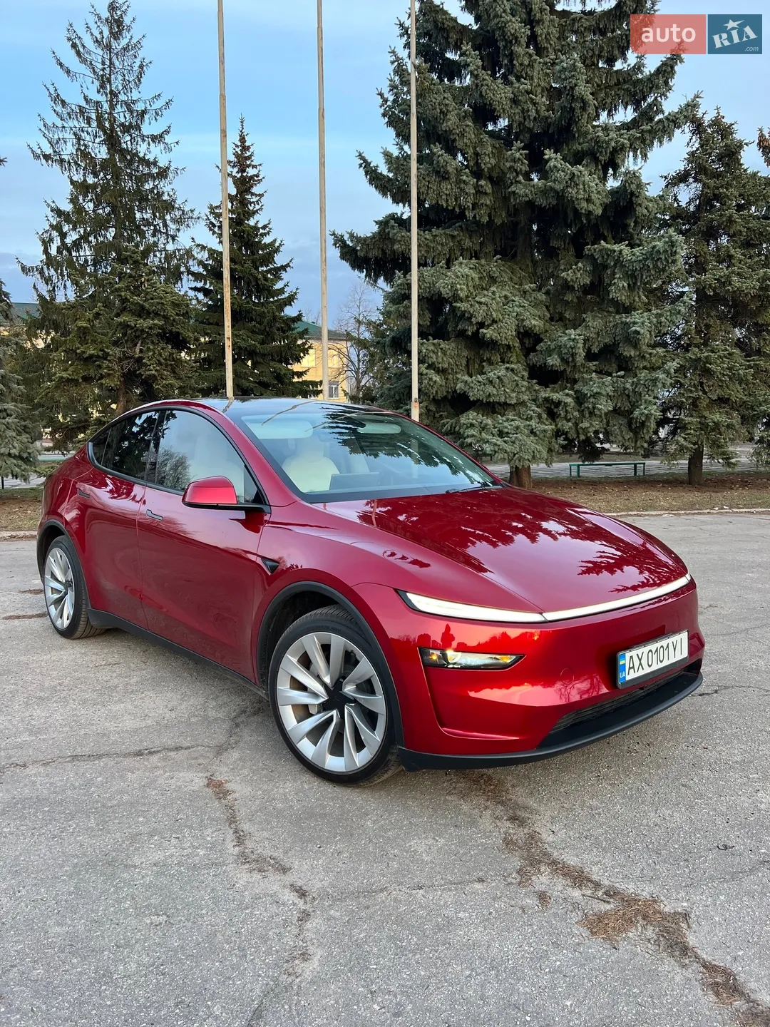 Tesla Model Y, 2025