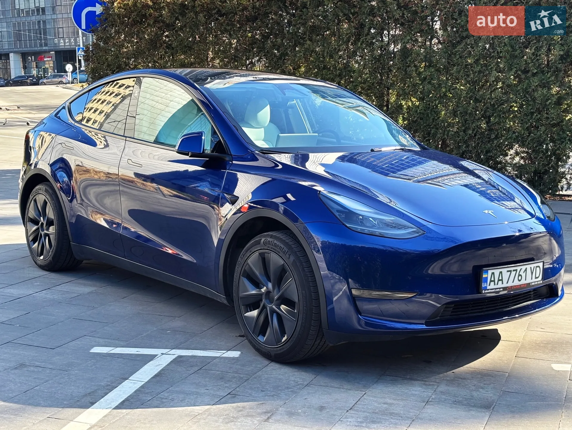 Tesla Model Y, 2025