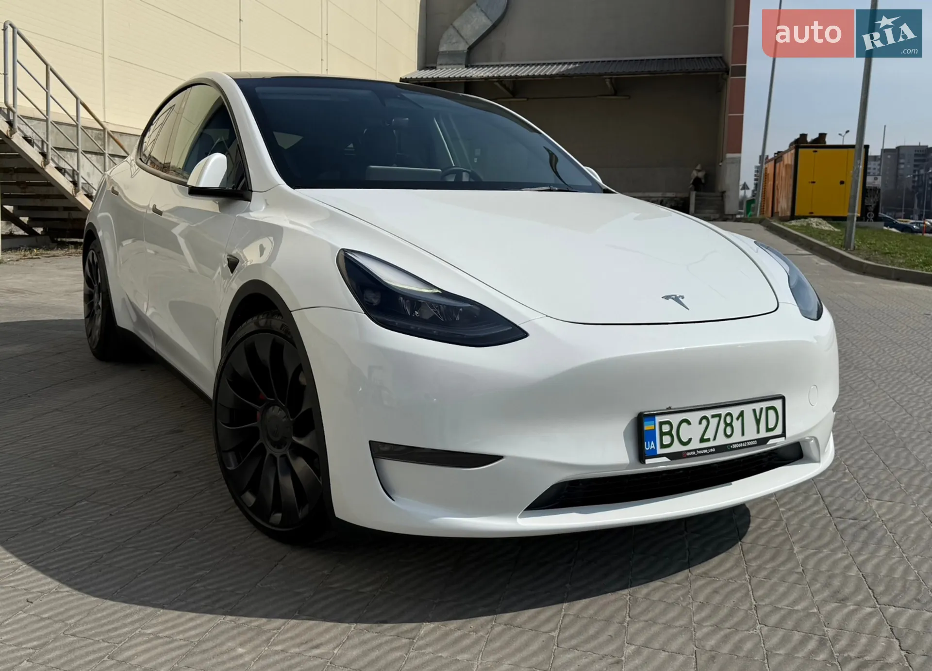Tesla Model Y, 2023