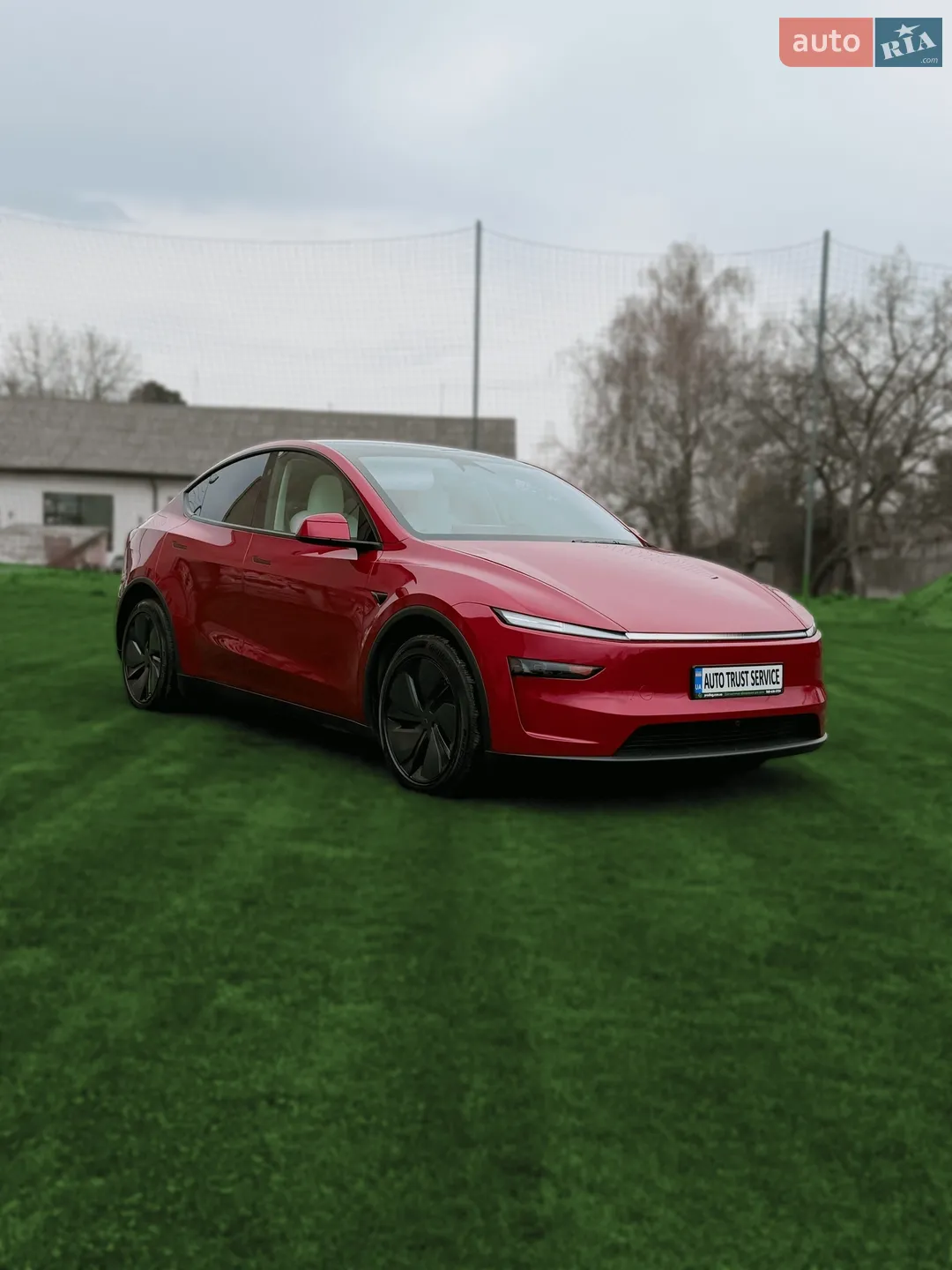 Tesla Model Y, 2025