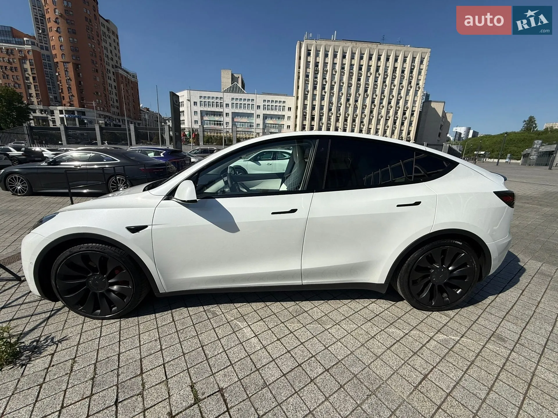 Tesla Model Y, 2022