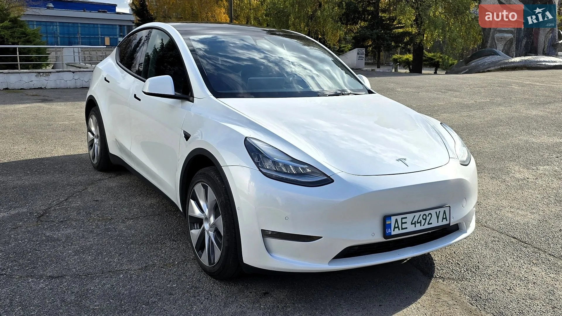 Tesla Model Y, 2021