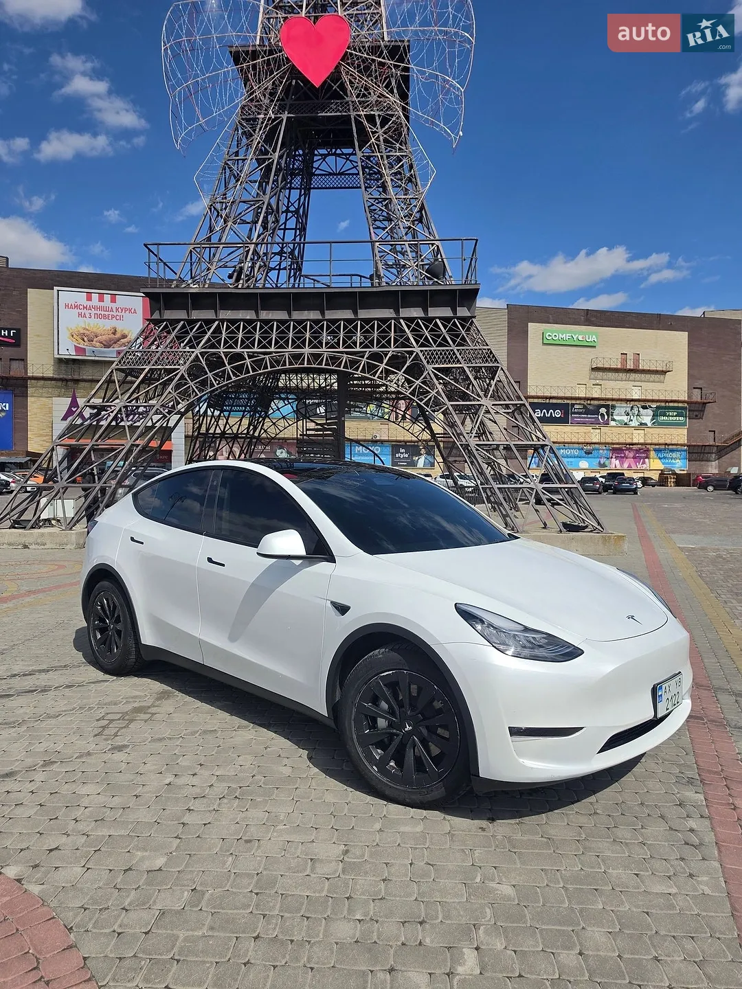 Tesla Model Y, 2023