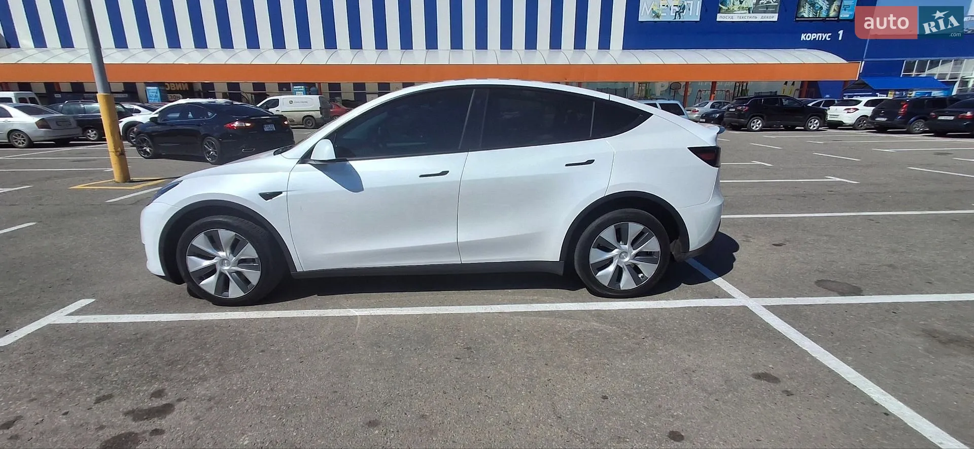 Tesla Model Y, 2022