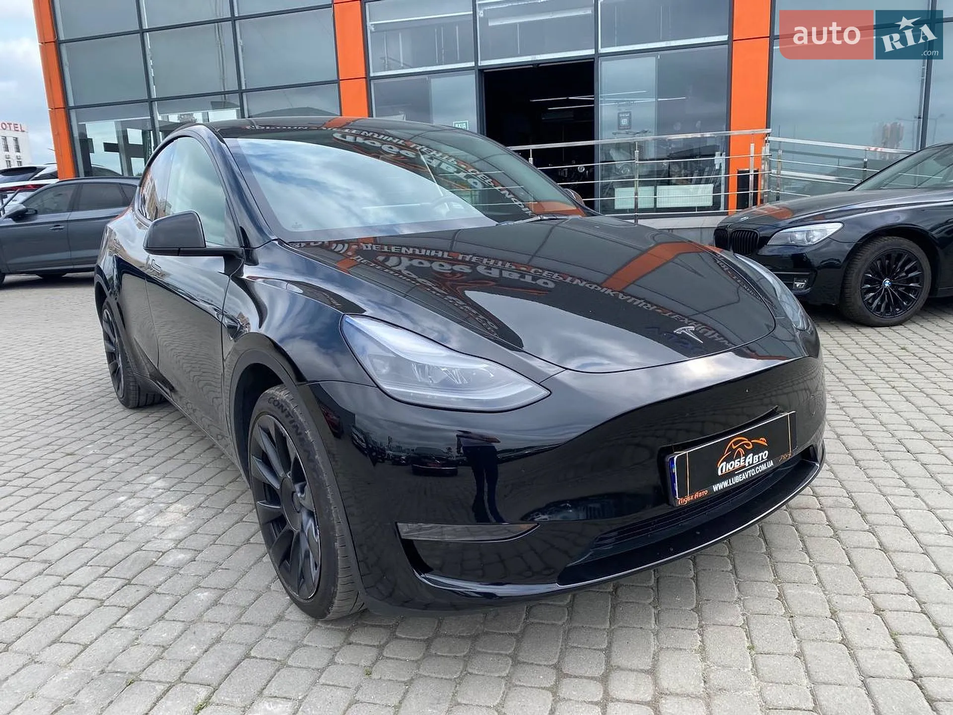 Tesla Model Y, 2023