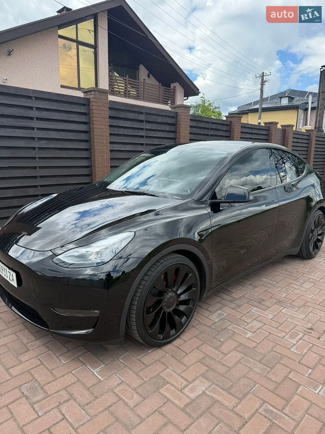 Tesla Model Y, 2024