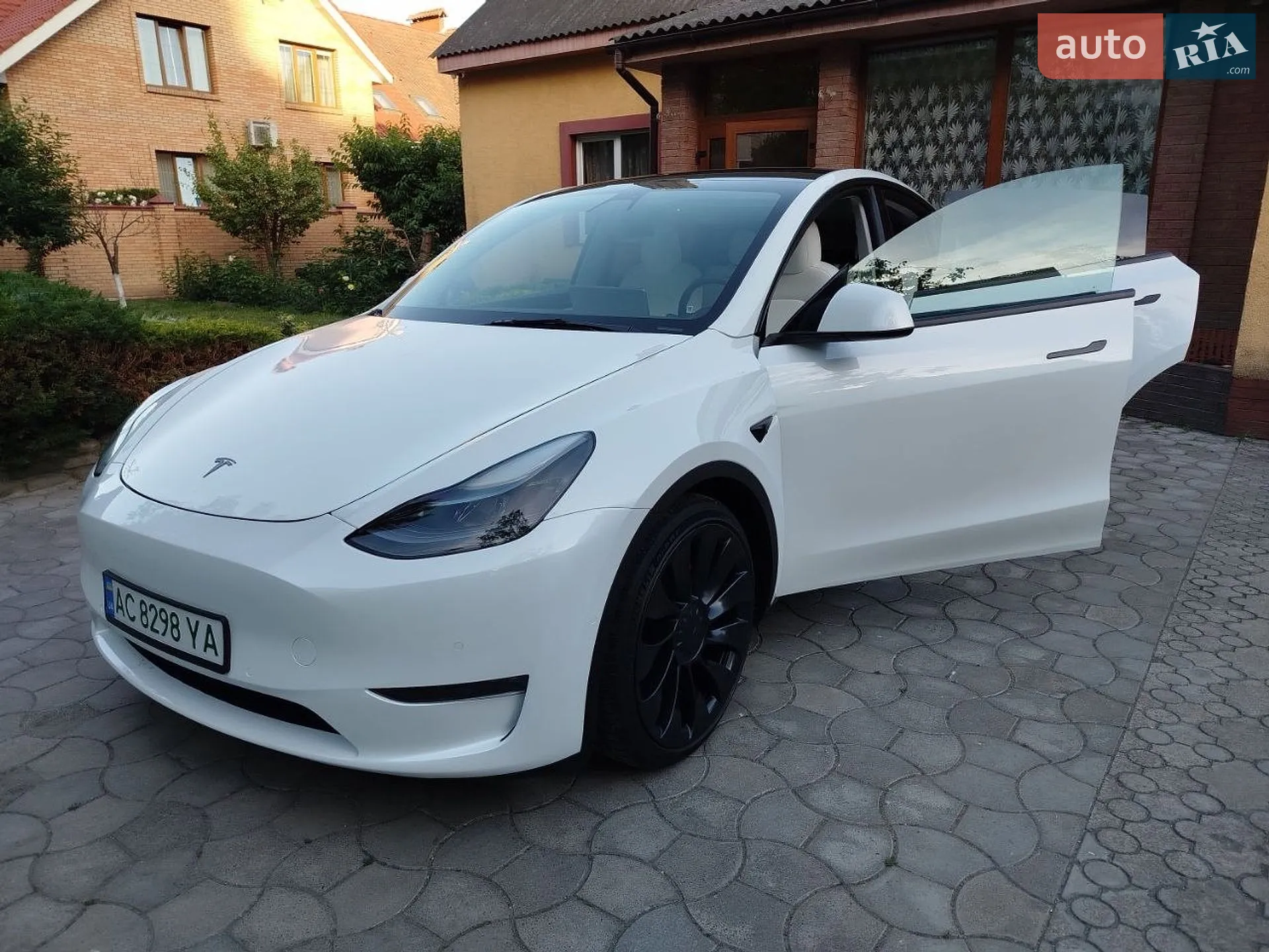 Tesla Model Y, 2022