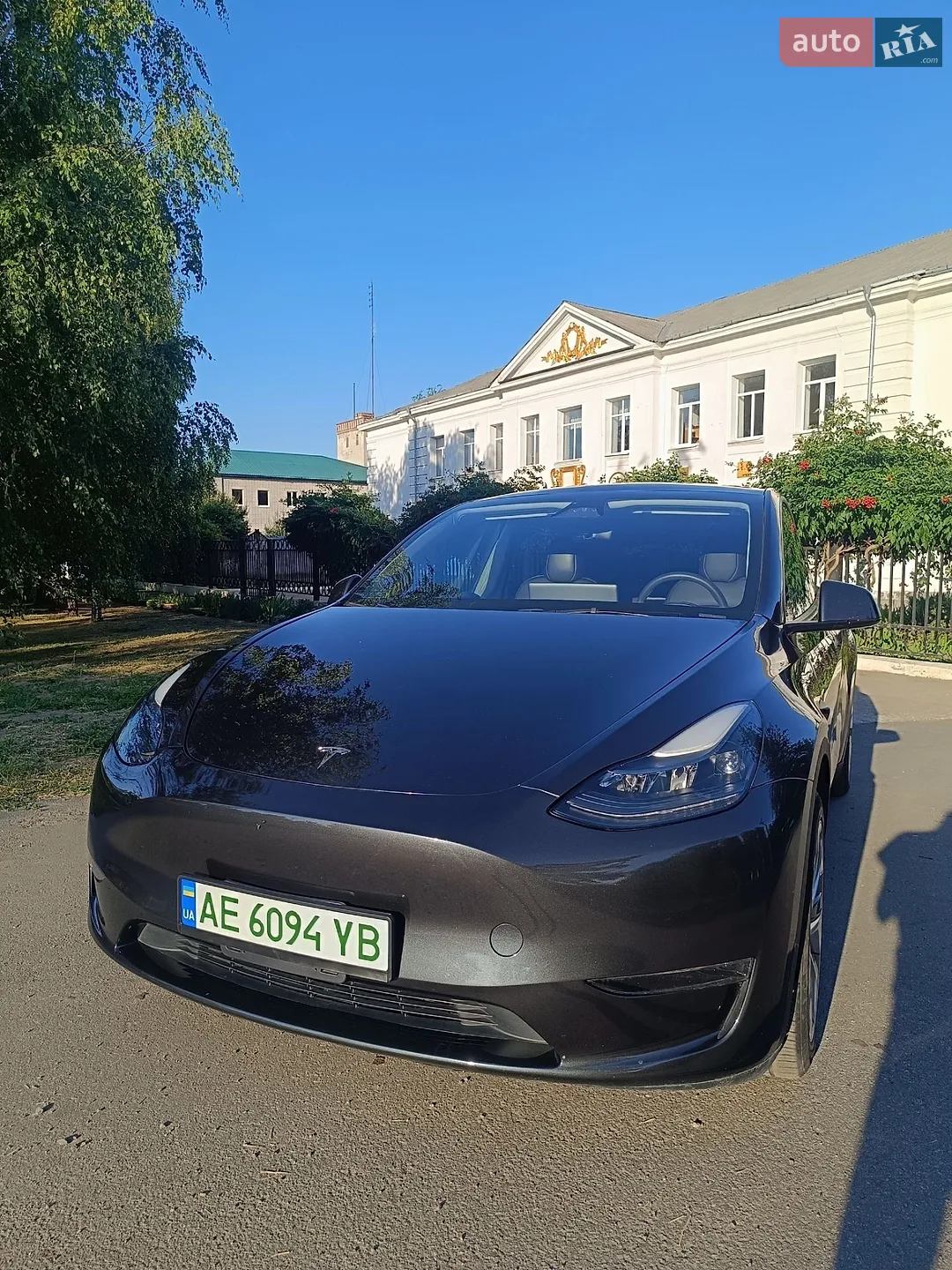 Tesla Model Y, 2024
