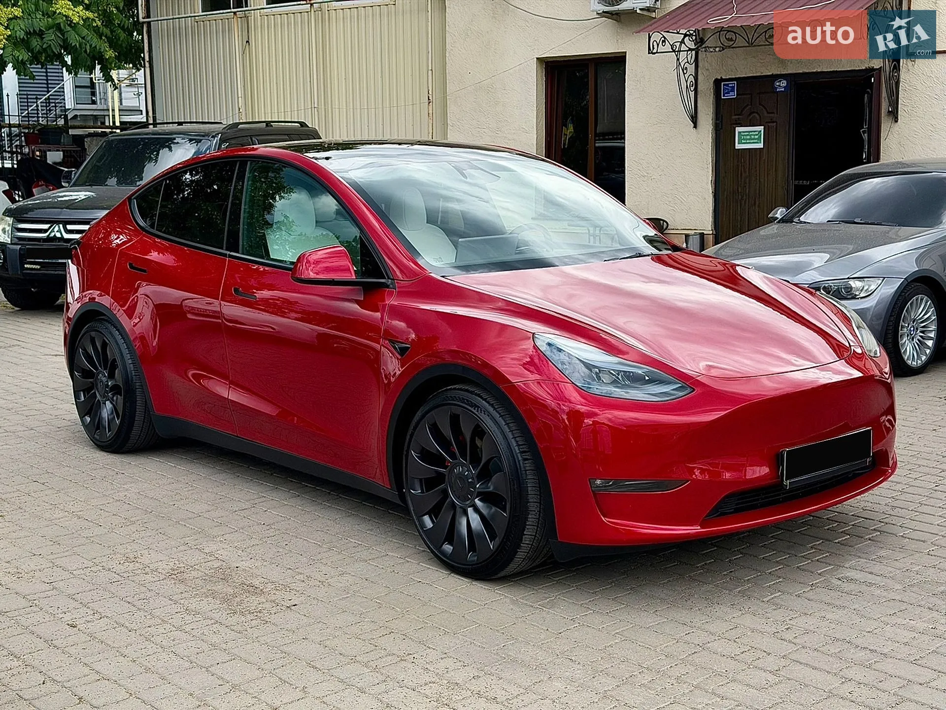 Tesla Model Y, 2023