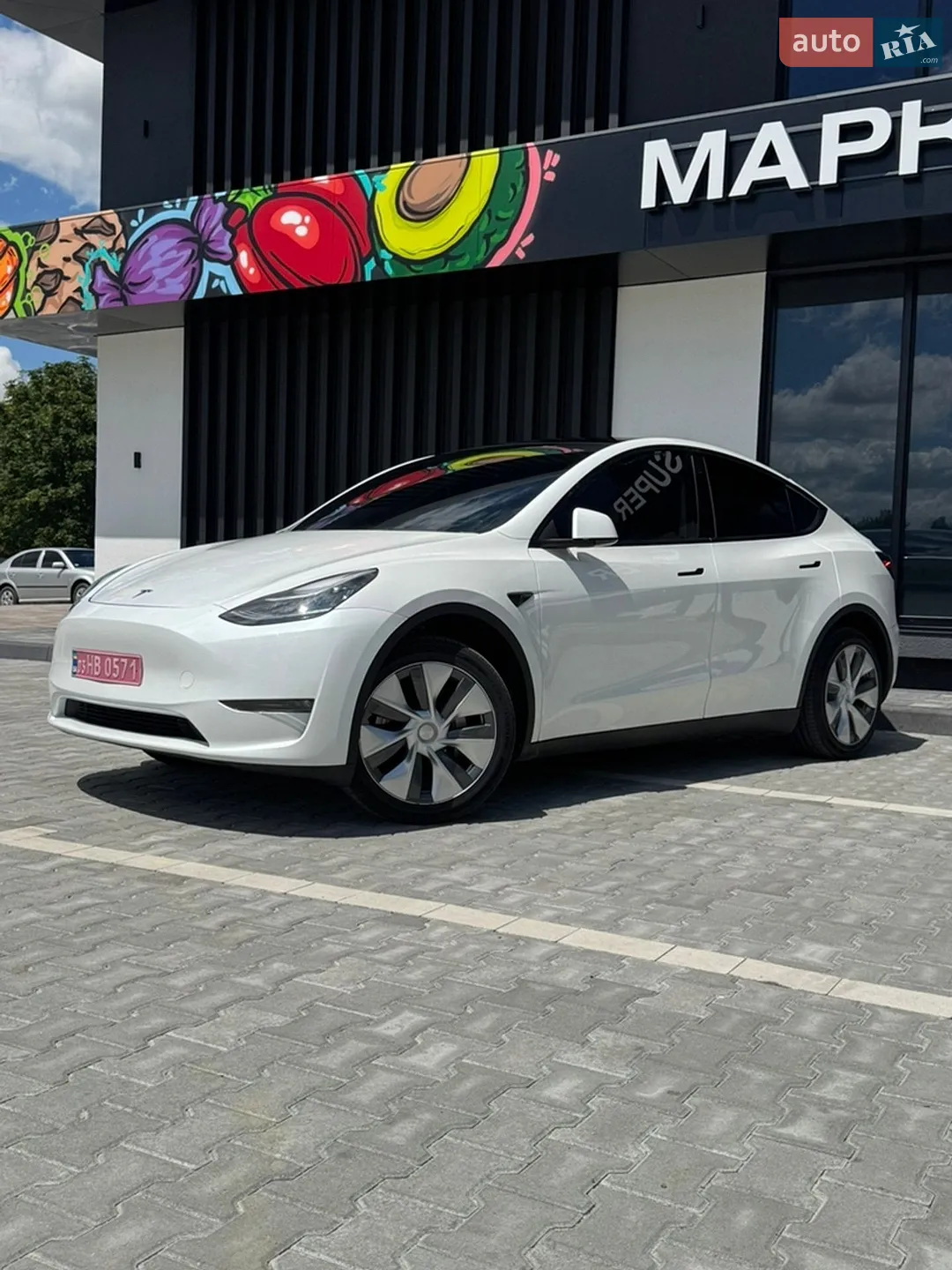 Tesla Model Y, 2023