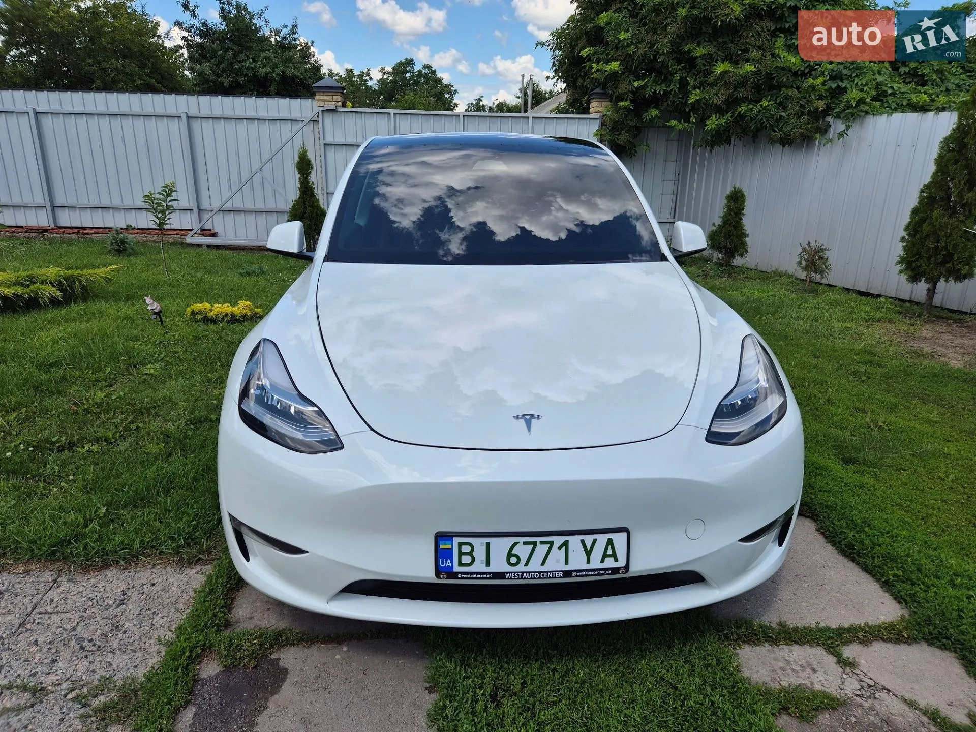 Tesla Model Y, 2022