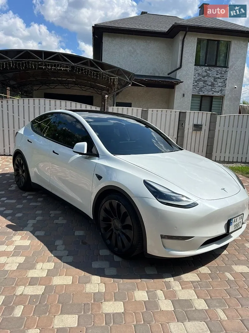 Tesla Model Y, 2021