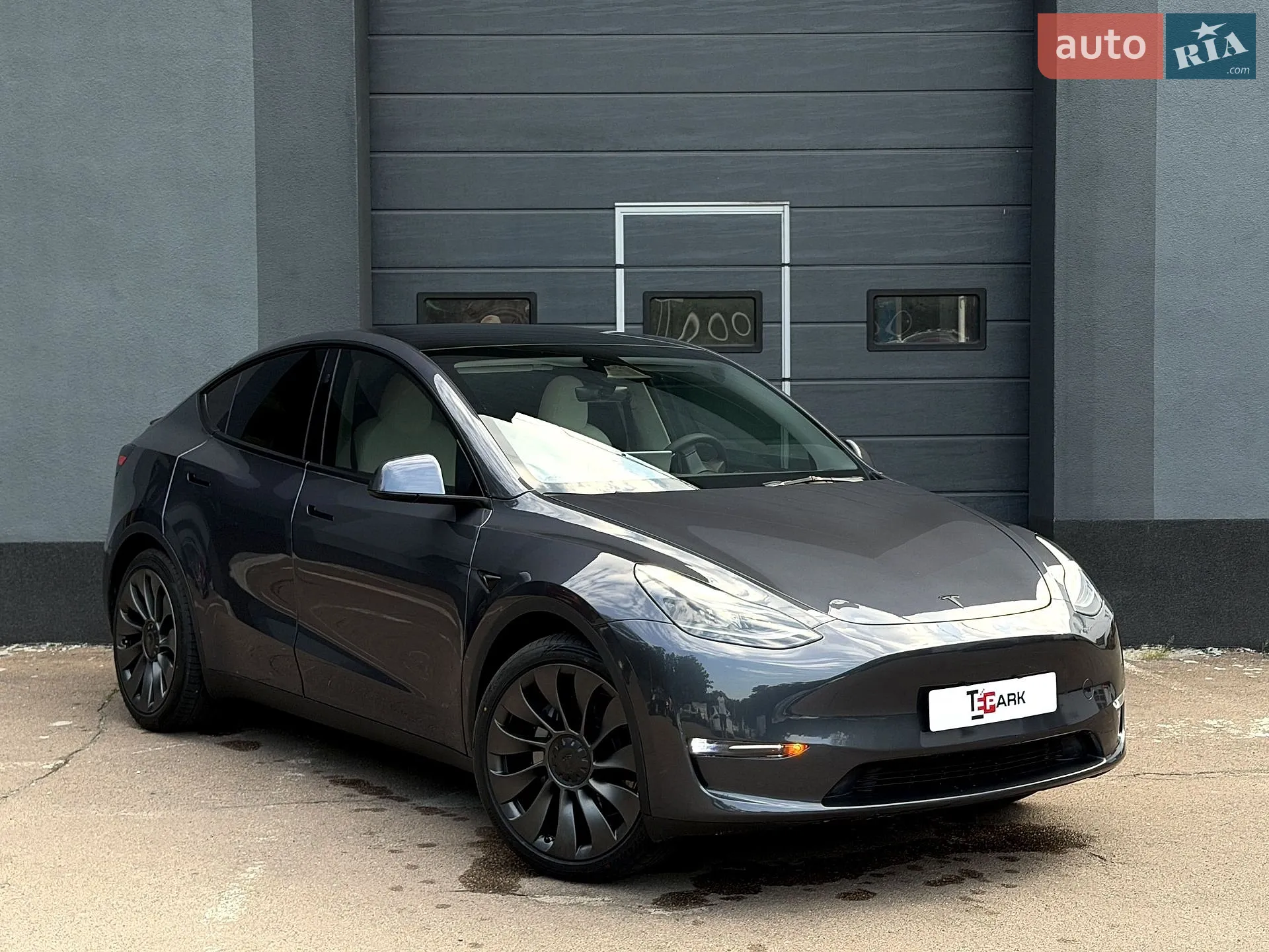 Tesla Model Y, 2023