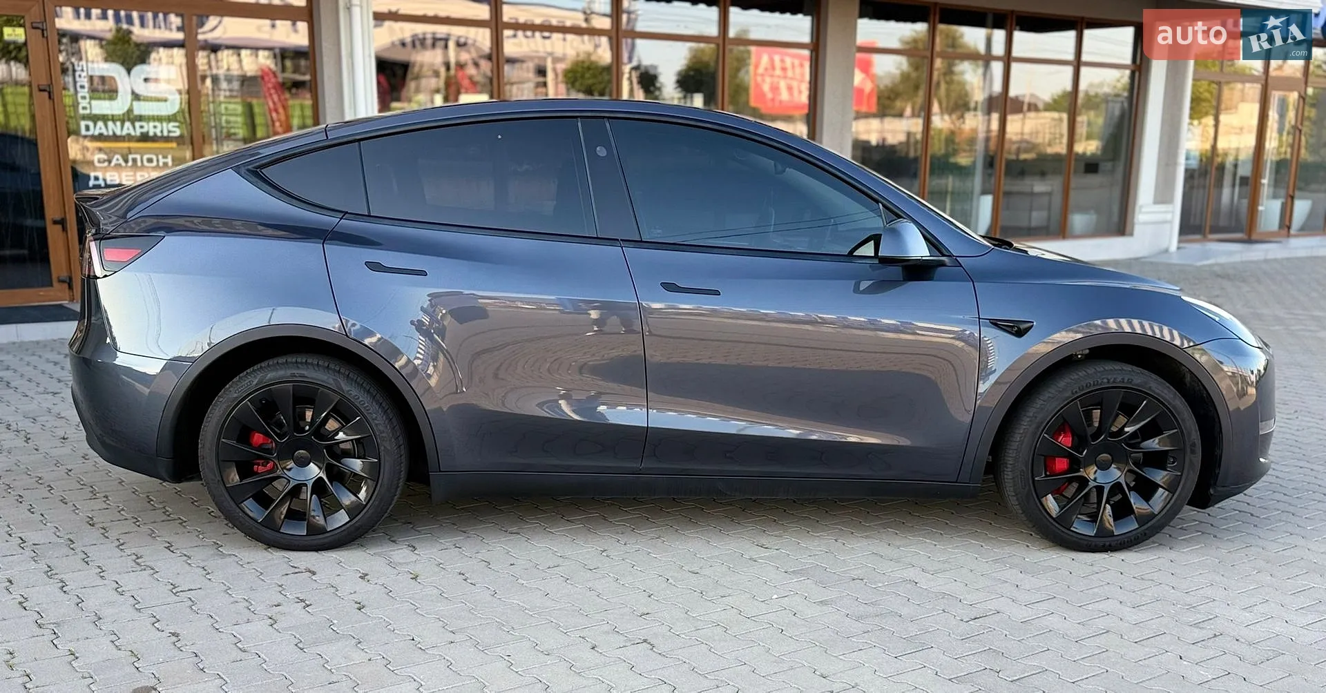 Tesla Model Y, 2023