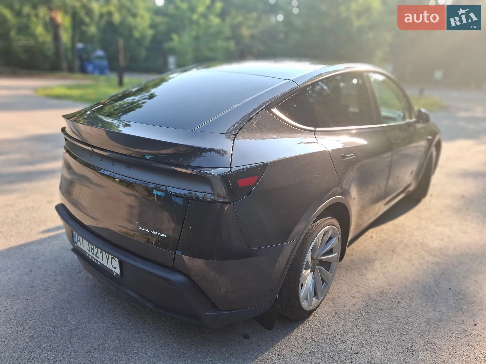 Tesla Model Y, 2025