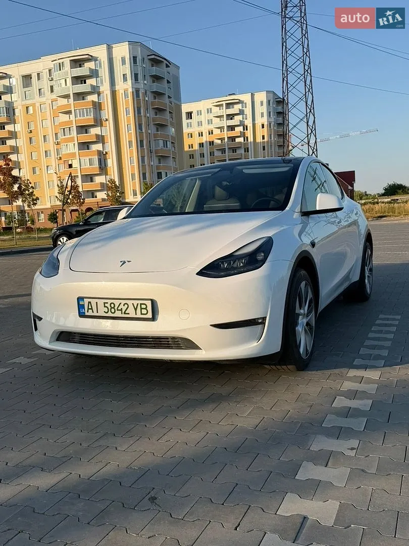 Tesla Model Y, 2023