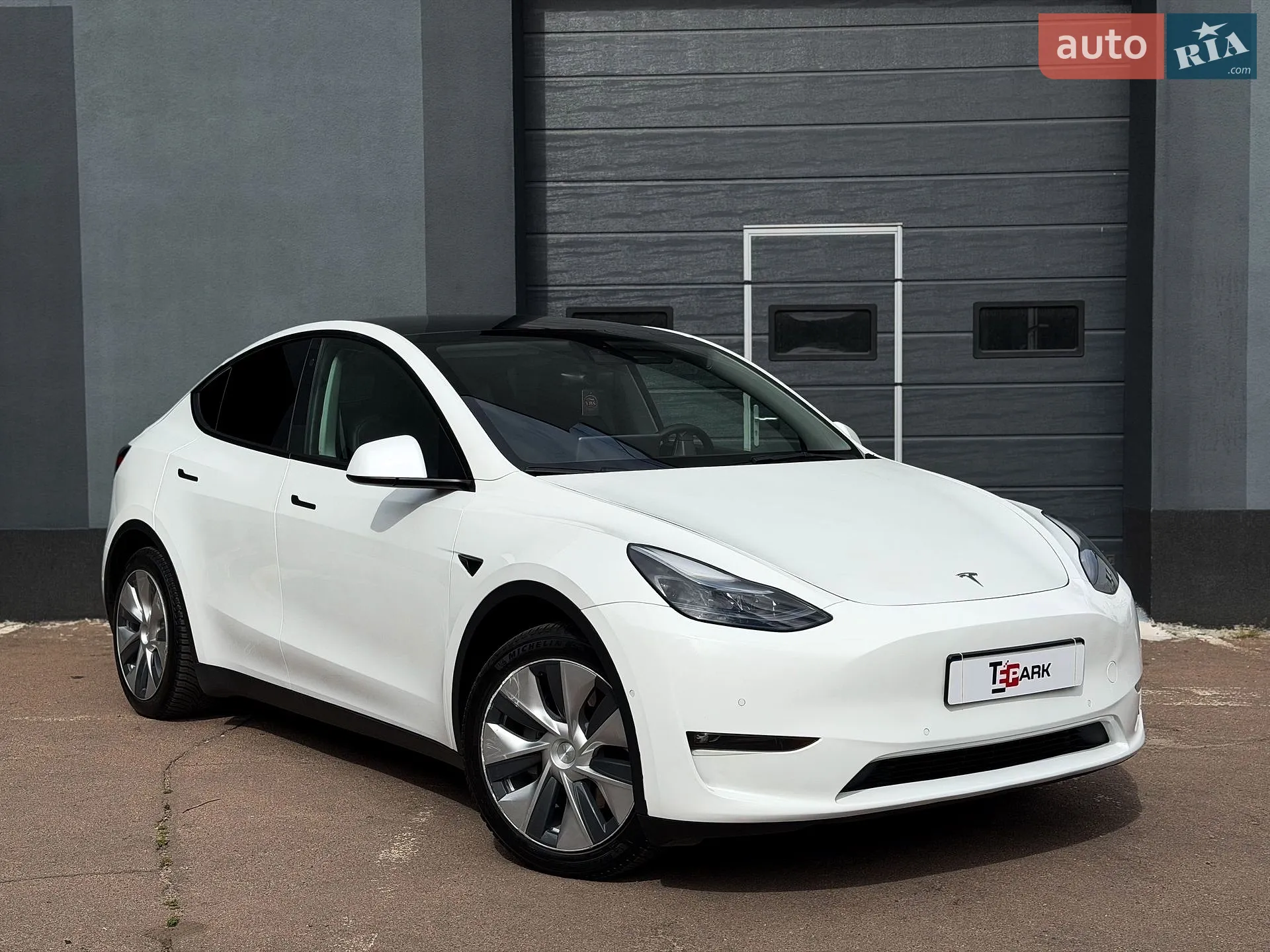 Tesla Model Y, 2022