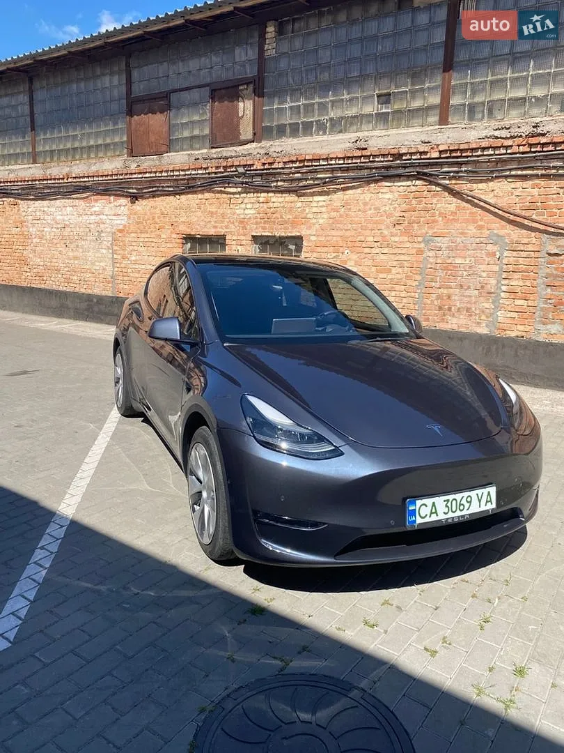 Tesla Model Y, 2022