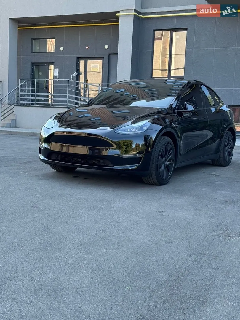 Tesla Model Y, 2024