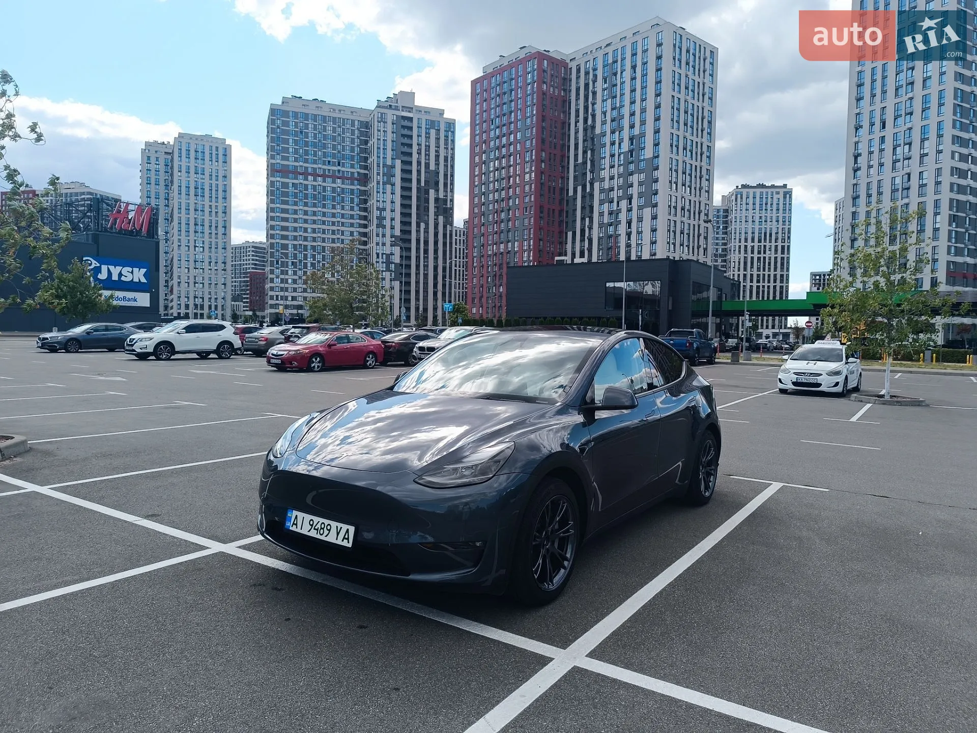 Tesla Model Y, 2023