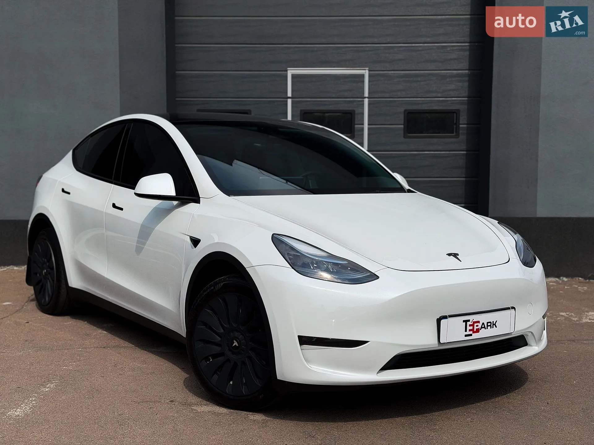 Tesla Model Y, 2023