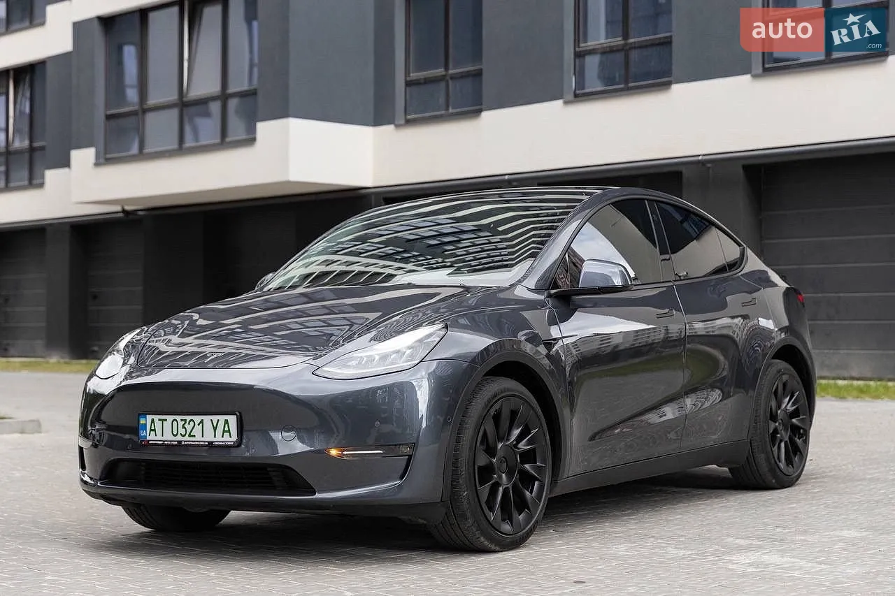 Tesla Model Y, 2022