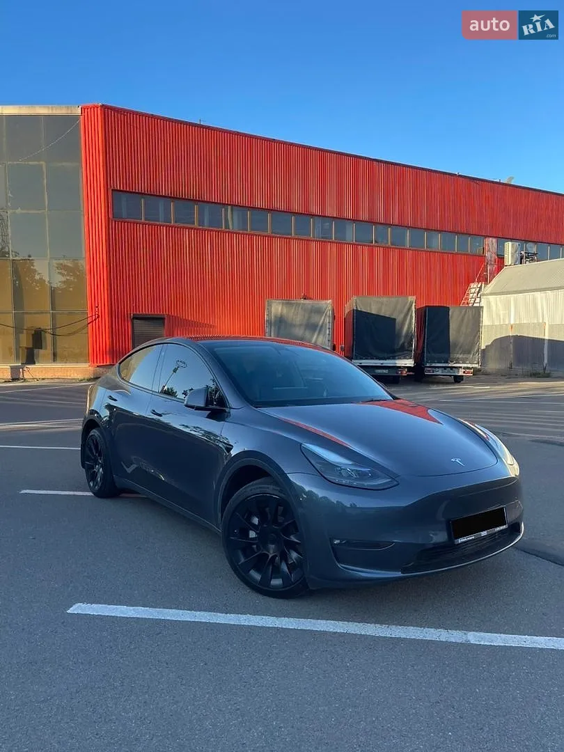 Tesla Model Y, 2022