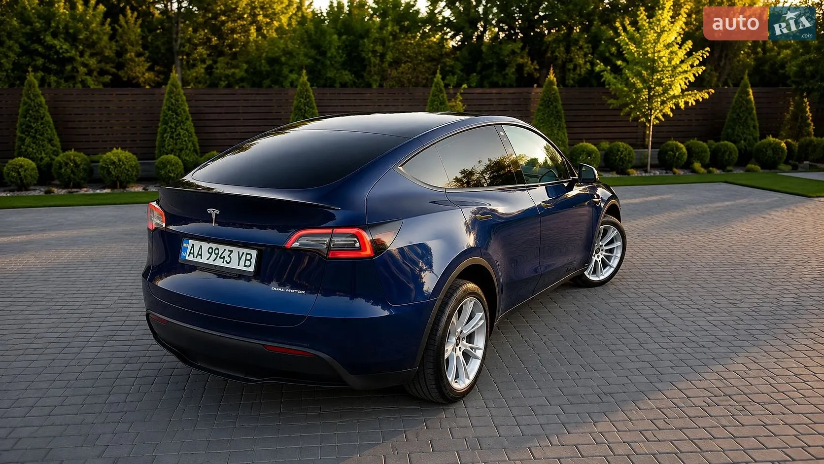 Tesla Model Y, 2023