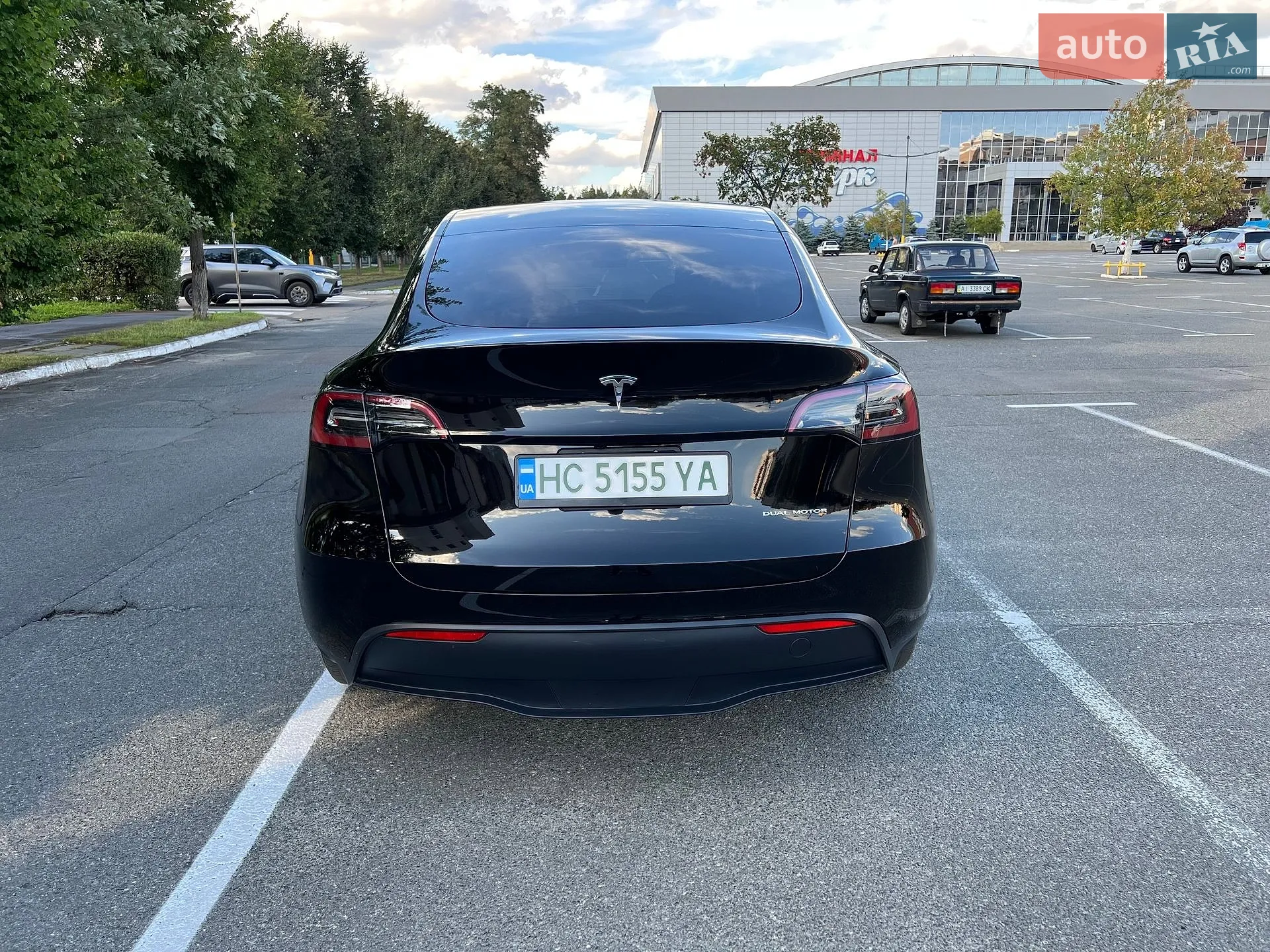 Tesla Model Y, 2024