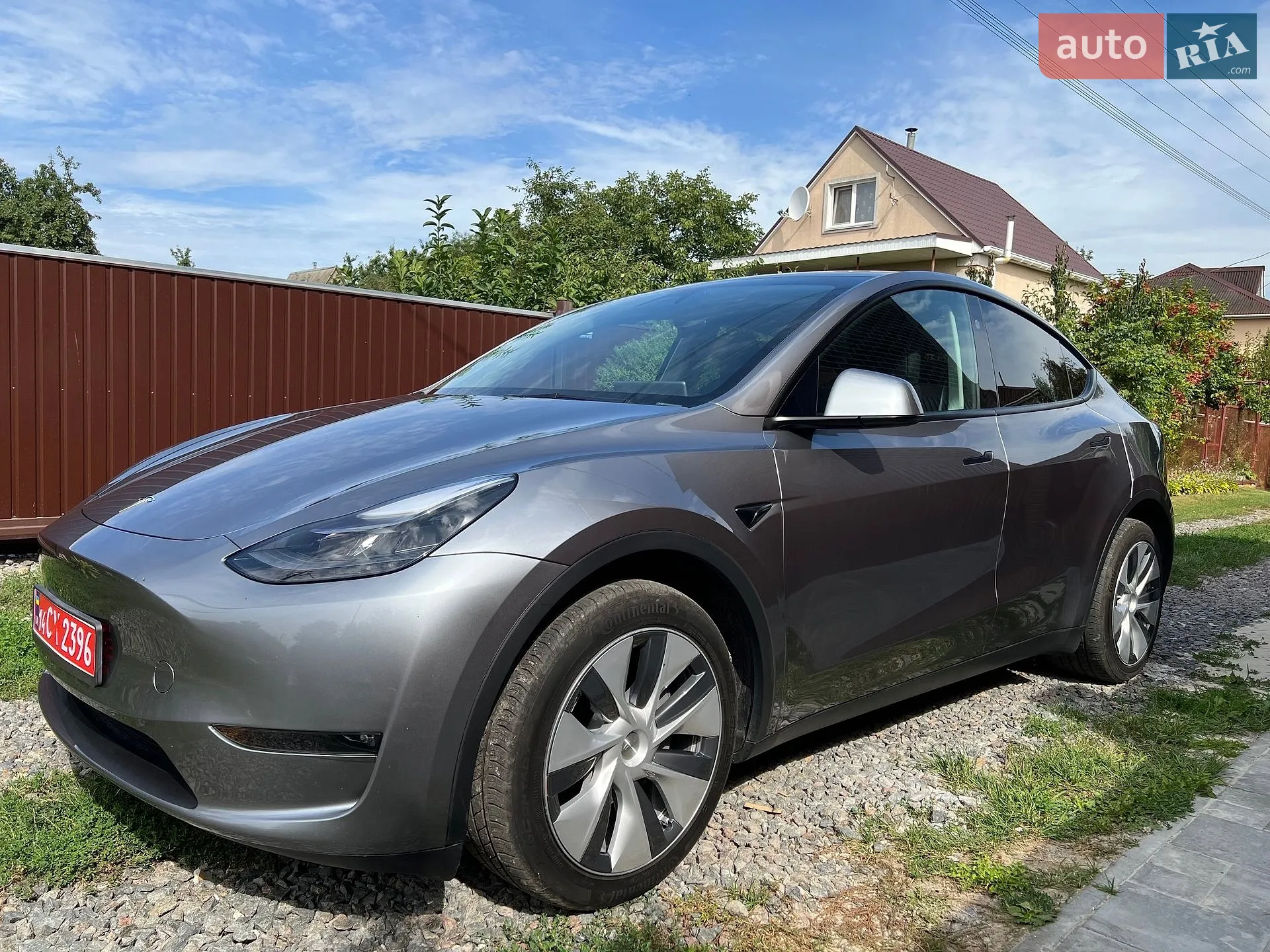 Tesla Model Y, 2024