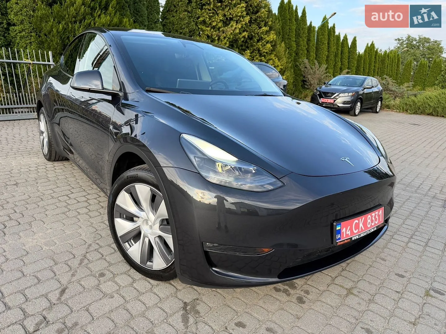 Tesla Model Y, 2024