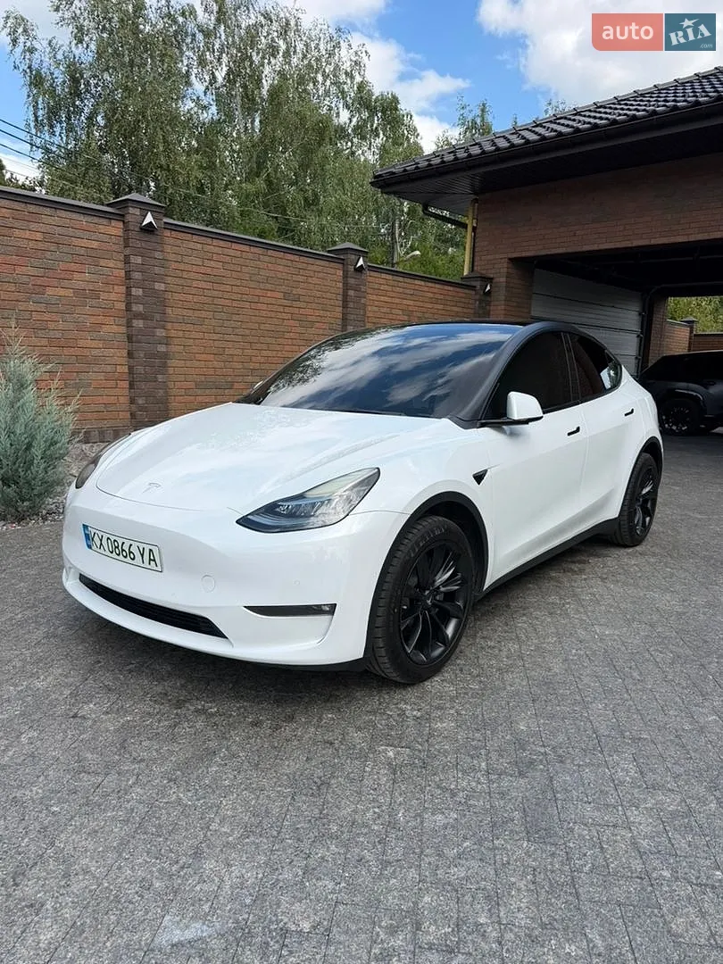 Tesla Model Y, 2022