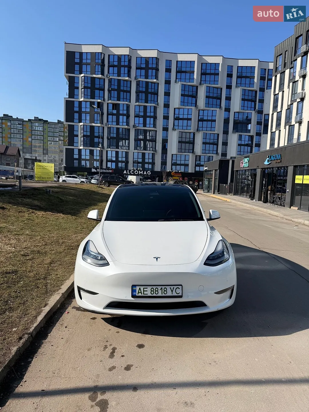 Tesla Model Y, 2021
