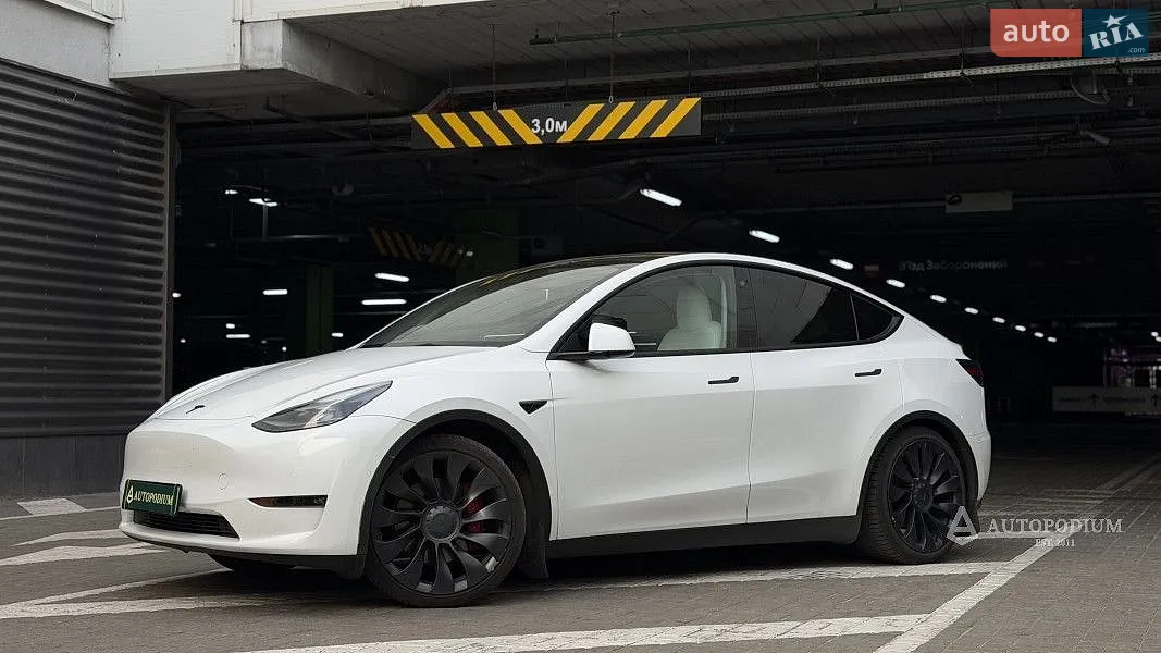 Tesla Model Y, 2022