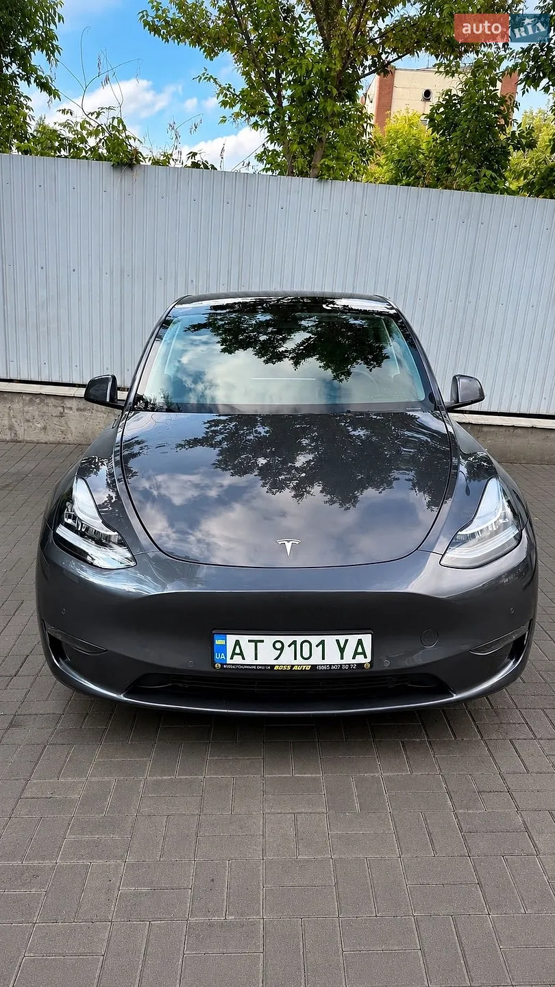 Tesla Model Y, 2022